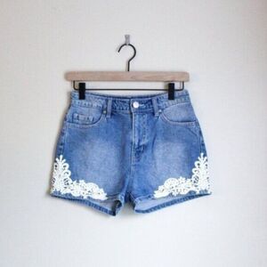 BDG High Rise Denim Erin Mom Shorts with Lace Accents 5 Pocket Favorite 26